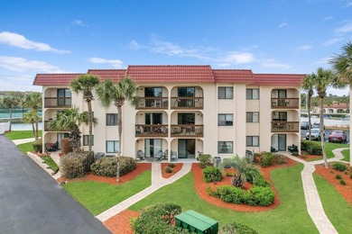 Enjoy coastal living in this bright and airy 2-bedroom - photo 2