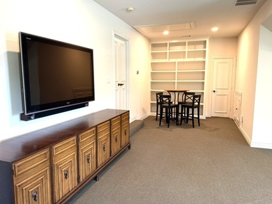 Stunning updated 6 bdrm, 4.5 bath custom home in sought after - photo 28