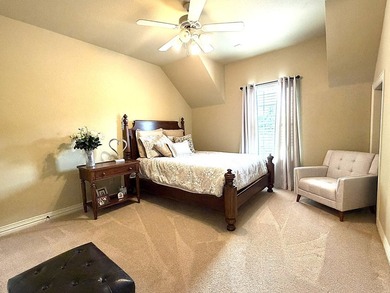 Stunning updated 6 bdrm, 4.5 bath custom home in sought after - photo 31