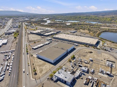 8.27 Acre Property - 101,943 SF Distribution Warehouse. Yard - photo 5