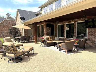 Stunning updated 6 bdrm, 4.5 bath custom home in sought after - photo 35