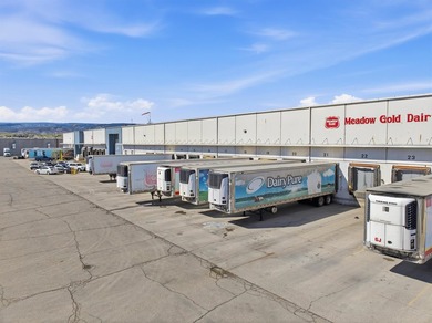 8.27 Acre Property - 101,943 SF Distribution Warehouse. Yard - photo 6