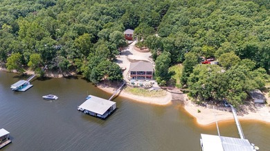 LUXURY WATERFRONT ESTATE Gated Entry, Custom Built Main + Guest - photo 7