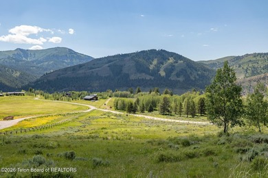Outdoor recreationists, hikers & skiers will appreciate the - photo 1