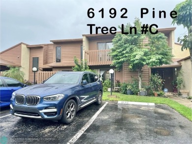 Lake Townhome/Townhouse For Sale in Tamarac, Florida