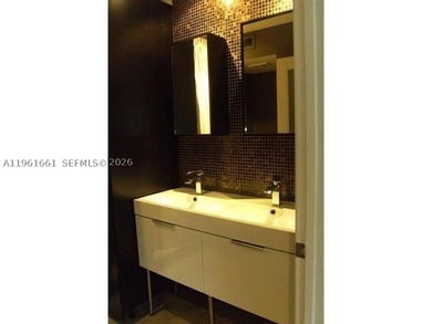 IMPECCABLE UNIT WITH HIGH QUALITY UPGRATED, THIS UNIT HAS A - photo 3