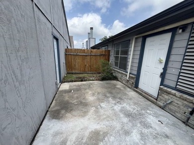 NEAR THE BAY! Come take a look at this nice two bedrooms, two - photo 2