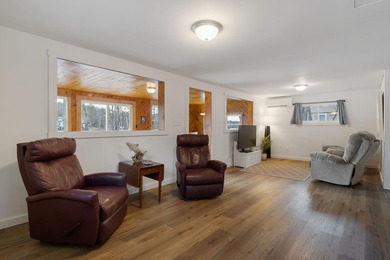 Welcome to this turnkey, fully furnished 4 season home on - photo 15