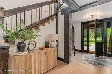Experience an extraordinary mountain retreat within the - photo 8