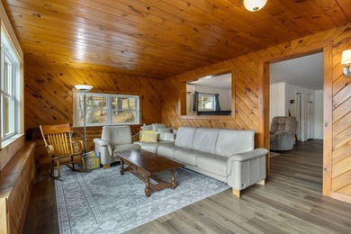 Welcome to this turnkey, fully furnished 4 season home on - photo 22