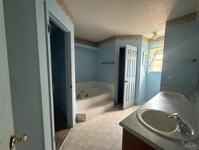 Spacious three bedroom brick home on corner lot ..!! new roof at - photo 22