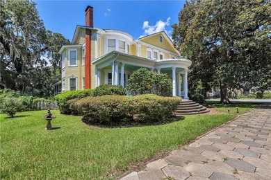 Timeless Southern charm meets refined luxury in this - photo 4