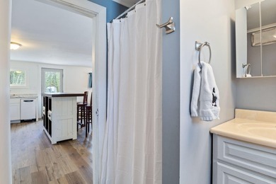 Welcome to this turnkey, fully furnished 4 season home on - photo 25