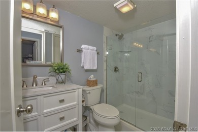 Beautiful condo with very tasteful style and colors! The unit - photo 27