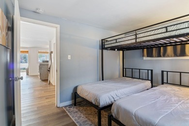 Welcome to this turnkey, fully furnished 4 season home on - photo 28