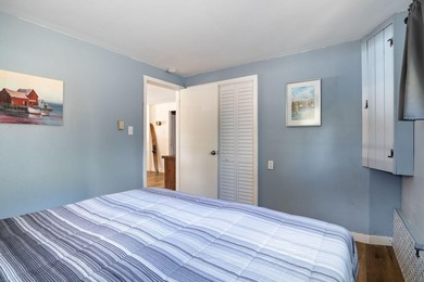 Welcome to this turnkey, fully furnished 4 season home on - photo 30