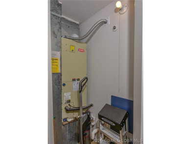 Beautiful condo with very tasteful style and colors! The unit - photo 38
