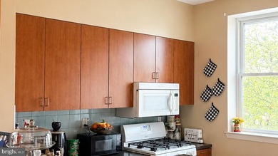Welcome to 421-423 W Susquehanna Ave, a rare opportunity to own - photo 12