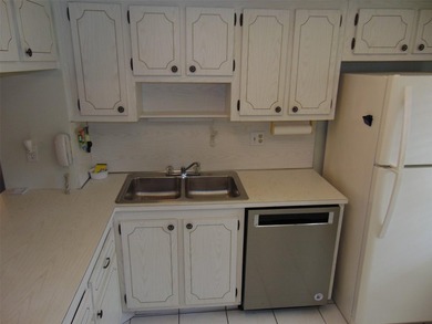FIRST FLOOR. INCREDIBLE DEAL ON A 2 BEDROOM 2 BATH. BEAUTIFUL - photo 18