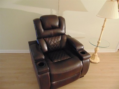 FIRST FLOOR. INCREDIBLE DEAL ON A 2 BEDROOM 2 BATH. BEAUTIFUL - photo 32