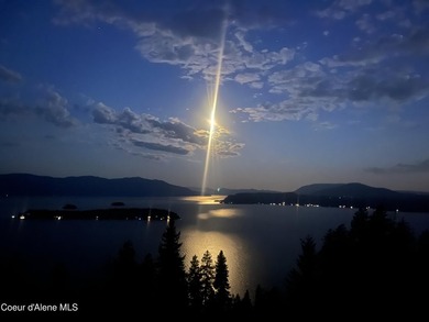 Perched high above the pristine waters of Lake Pend Oreille - photo 43