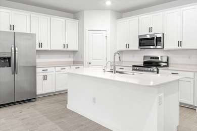 Welcome to 89 Kingsley Park Way, a beautifully positioned - photo 6