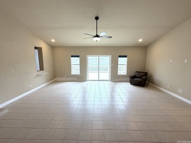 Discover the perfect blend of Hill Country charm, privacy, and - photo 7