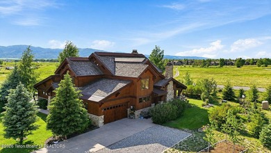 Classic elegance meets mountain living at Teton Reserve Golf - photo 3