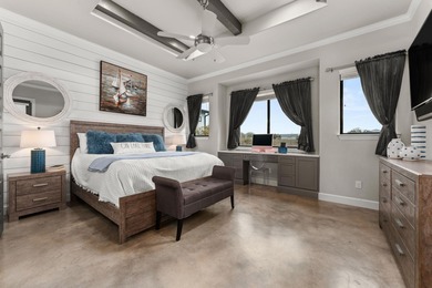 Fully furnished, ready to enjoy, this luxury lakefront retreat - photo 13