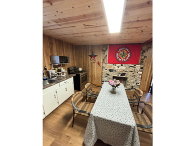 Tucked away in the peaceful waterfront community of White Oak - photo 34