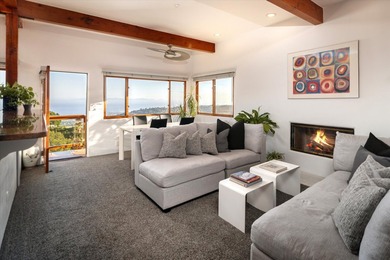 Perched in the foothills of Montecito, this one of a kind 40 - photo 9