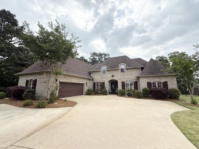 Welcome to 114 Parkside Cove, a home of absolute perfection! - photo 2