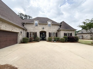Welcome to 114 Parkside Cove, a home of absolute perfection! - photo 3
