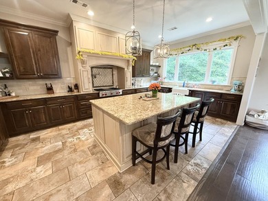 Welcome to 114 Parkside Cove, a home of absolute perfection! - photo 6