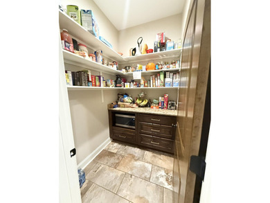 Welcome to 114 Parkside Cove, a home of absolute perfection! - photo 9