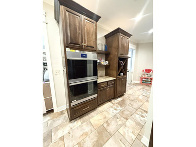 Welcome to 114 Parkside Cove, a home of absolute perfection! - photo 10