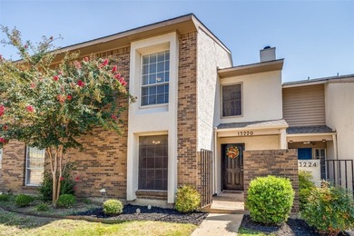 (private lake, pond, creek) Townhome/Townhouse For Sale in Dallas Texas