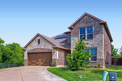 Welcome to this beautifully designed 5-bedroom, 4-bath home in - photo 2