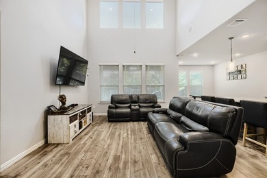 Welcome to this beautifully designed 5-bedroom, 4-bath home in - photo 6