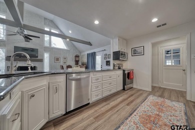 Big on space, big on style-this Hideaway gem delivers - photo 11