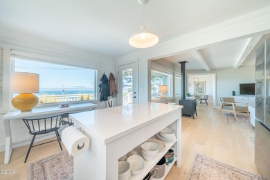 Sweeping panoramic ocean views in the heart of Depoe Bay - photo 4