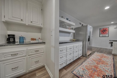 Big on space, big on style-this Hideaway gem delivers - photo 17