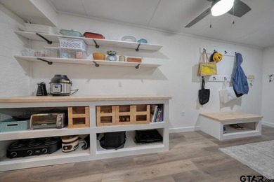 Big on space, big on style-this Hideaway gem delivers - photo 18