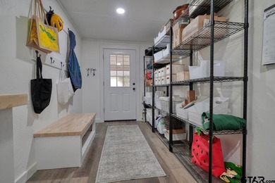 Big on space, big on style-this Hideaway gem delivers - photo 19
