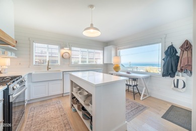 Sweeping panoramic ocean views in the heart of Depoe Bay - photo 9