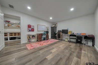 Big on space, big on style-this Hideaway gem delivers - photo 20