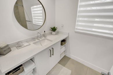 Lake vistas & interior design where classic elegance meets - photo 20