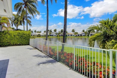 Lake vistas & interior design where classic elegance meets - photo 25