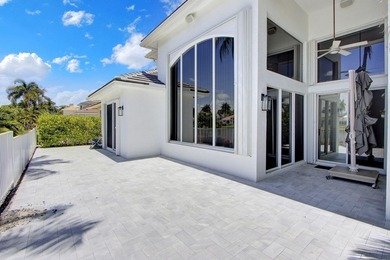 Lake vistas & interior design where classic elegance meets - photo 26