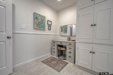 Big on space, big on style-this Hideaway gem delivers - photo 35